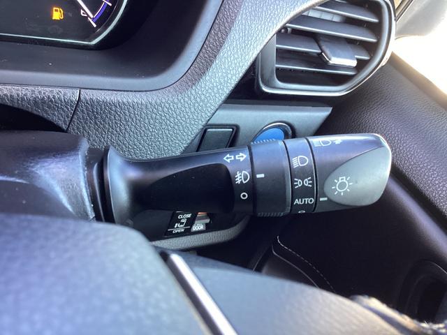 エスクァイア ハイブリッドＸｉ　７人乗り　ストラーダＳＤナビ　フルセグＴＶ　Ｂｌｕｅｔｏｏｔｈ　ＤＶＤ　Ｂカメラ　ＥＴＣ　シートヒーター　左側電動ドア　プッシュスタート　スマートキー　オートＬＥＤライト　ワイパーデアイサー　純正アルミホイール（27枚目）