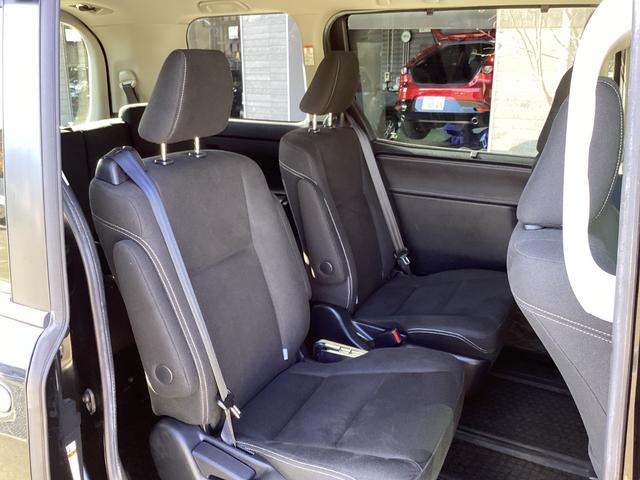 エスクァイア ハイブリッドＸｉ　７人乗り　ストラーダＳＤナビ　フルセグＴＶ　Ｂｌｕｅｔｏｏｔｈ　ＤＶＤ　Ｂカメラ　ＥＴＣ　シートヒーター　左側電動ドア　プッシュスタート　スマートキー　オートＬＥＤライト　ワイパーデアイサー　純正アルミホイール（29枚目）