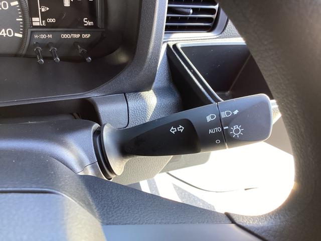 ハイゼットトラック スタンダード　４ＷＤ　５ＭＴ　届出済未使用車　スマートアシスト　ＡＭＦＭラジオ　電動式パワーステアリング　マニュアルエアコン　プリントレザーシート　リヤコンビネーションランプ　スーパーＵＶカットガラス　クリーンエアフィルター　クリアランスソナー（17枚目）