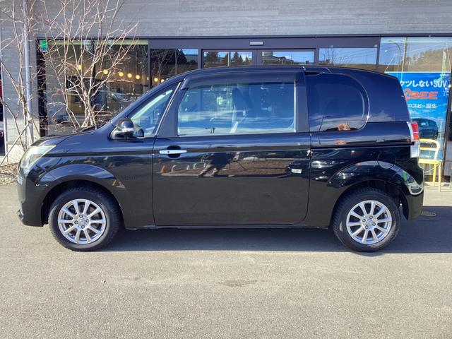 スペイド Ｆ　純正ナビ　フルセグＴＶ　Ｂｌｕｅｔｏｏｔｈ　ＤＶＤ　ＳＤ音楽録音　バックカメラ　ＥＴＣ　左パワースライドドア　プッシュスタート　スマートキー　ヘッドライトレベライザー　横滑防止装置　社外アルミホイール（8枚目）