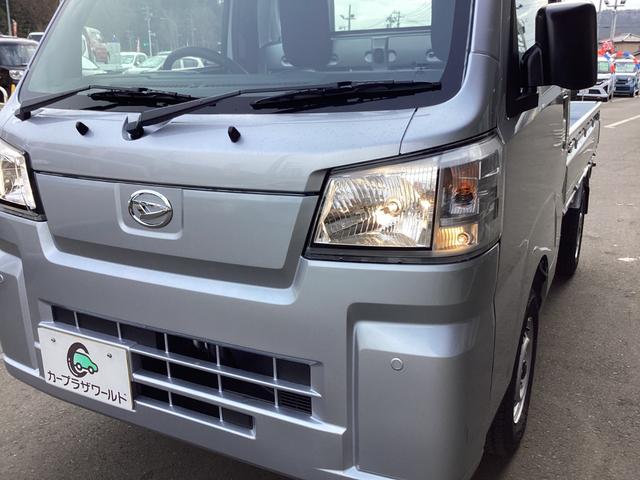 ハイゼットトラック スタンダード　４ＷＤ　届出済未使用車　スマートアシスト　ＡＭＦＭラジオ　電動式パワーステアリング　マニュアルエアコン　プリントレザーシート　リヤコンビネーションランプ　スーパーＵＶカットガラス　クリーンエアフィルター　クリアランスソナー（26枚目）