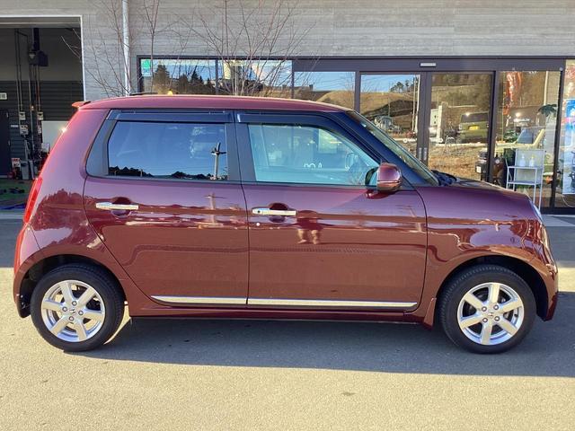 Ｎ－ＯＮＥ プレミアム　４ＷＤ　シティブレーキアシスト　純正ナビ　ワンセグＴＶ　ＤＶＤ　Ｂｌｕｅｔｏｏｔｈ　ベンチシート　プッシュスタート　スマートキー　純正リモコンエンジンスターター　オートＨＩＤライト　フォグランプ　純正アルミ（9枚目）