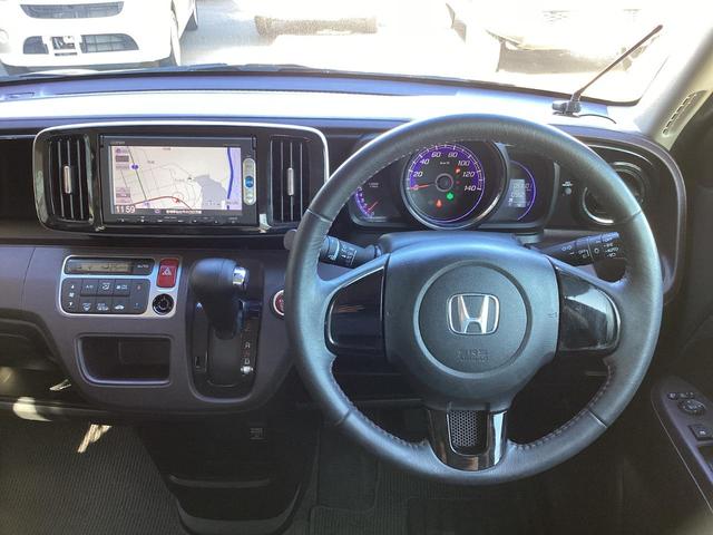 Ｎ－ＯＮＥ プレミアム　４ＷＤ　シティブレーキアシスト　純正ナビ　ワンセグＴＶ　ＤＶＤ　Ｂｌｕｅｔｏｏｔｈ　ベンチシート　プッシュスタート　スマートキー　純正リモコンエンジンスターター　オートＨＩＤライト　フォグランプ　純正アルミ（15枚目）