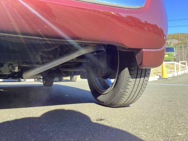 Ｎ－ＯＮＥ プレミアム　４ＷＤ　シティブレーキアシスト　純正ナビ　ワンセグＴＶ　ＤＶＤ　Ｂｌｕｅｔｏｏｔｈ　ベンチシート　プッシュスタート　スマートキー　純正リモコンエンジンスターター　オートＨＩＤライト　フォグランプ　純正アルミ（38枚目）