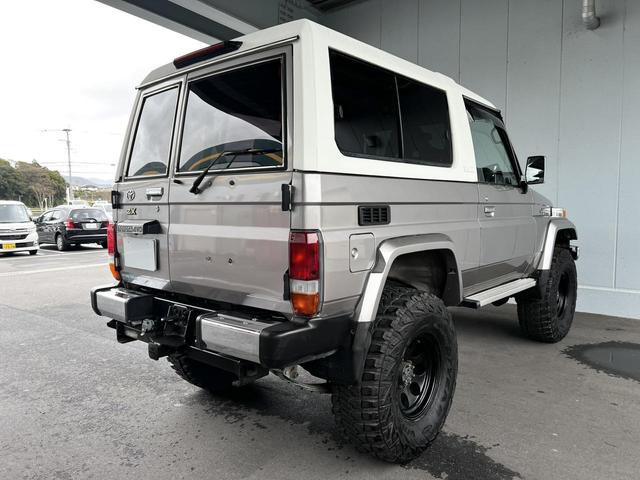 TOYOTA LAND CRUISER 70 ZX | 2000 | SILVER II | 113536 km TOYOTA LAND CRUISER 70 ZX | 2000 | SILVER II | 113536 km