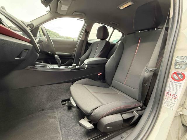 １シリーズ １１６ｉ　アルミホイール　オートライト　アイドリングストップ　ＡＴ　ＣＤ　エアコン（24枚目）