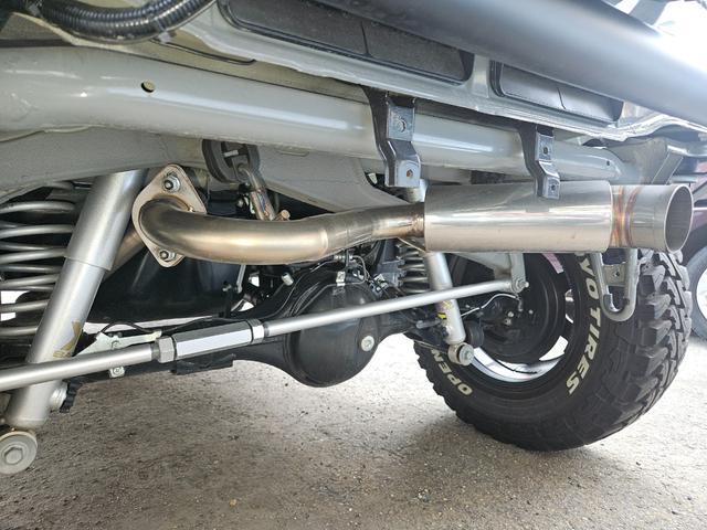 ジムニーシエラ JC カスタム仕様  ショートバンパー、2インチリフトアップ レイズホイール5本 車検対応マフラー ナビTV 走行8千キロ 楽ナビ バックカメラ ETC ドラレコ(22枚目)