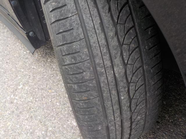 タイヤの残り溝あります！