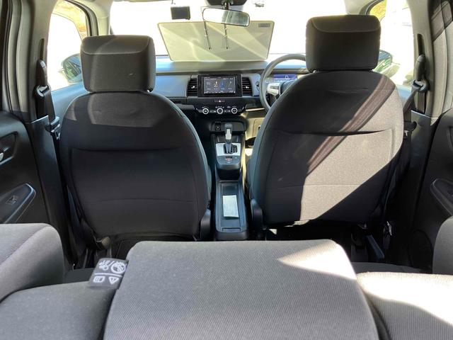 フィット ｅ：ＨＥＶベーシック　ドライブレコーダー　バックカメラ　ナビ　クリアランスソナー　オートクルーズコントロール　衝突被害軽減システム　オートライト　ＬＥＤヘッドランプ　スマートキー　電動格納ミラー　ＣＶＴ　盗難防止システム（22枚目）