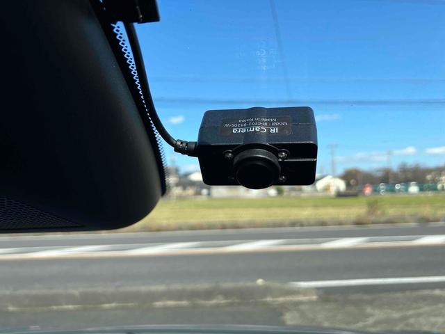 フィット ｅ：ＨＥＶベーシック　ドライブレコーダー　バックカメラ　ナビ　クリアランスソナー　オートクルーズコントロール　衝突被害軽減システム　オートライト　ＬＥＤヘッドランプ　スマートキー　電動格納ミラー　ＣＶＴ　盗難防止システム（36枚目）