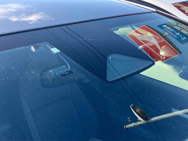 フィット ｅ：ＨＥＶベーシック　ドライブレコーダー　バックカメラ　ナビ　クリアランスソナー　オートクルーズコントロール　衝突被害軽減システム　オートライト　ＬＥＤヘッドランプ　スマートキー　電動格納ミラー　ＣＶＴ　盗難防止システム（64枚目）