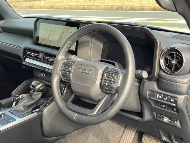 ランドクルーザー２５０ ＶＸ　モデリスタエアロ　４ＷＤ　四駆　ＥＴＣ　サンルーフ　全周囲カメラ　クリアランスソナ　オートクルーズコントロール　レーンアシスト　パワーシート　衝突被害軽減システム　ナビ　ＴＶ　オートマチックハイビーム（49枚目）