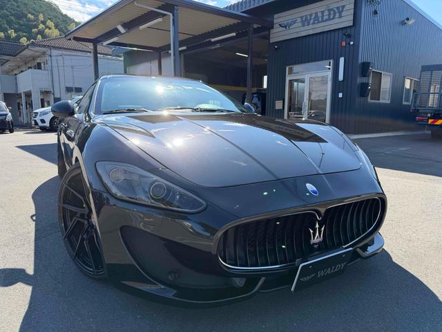 グラントゥーリズモ スポーツ MCオートシフト 車高調 中間パイプ EBM Fr21インチRr22インチ 左ハンドル バックカメラ カロッツェリアナビ クリアランスソナー オートライト CD DVD Bluetooth(2枚目)