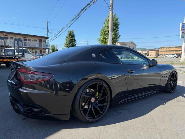 グラントゥーリズモ スポーツ MCオートシフト 車高調 中間パイプ EBM Fr21インチRr22インチ 左ハンドル バックカメラ カロッツェリアナビ クリアランスソナー オートライト CD DVD Bluetooth(5枚目)