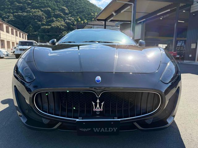 グラントゥーリズモ スポーツ MCオートシフト 車高調 中間パイプ EBM Fr21インチRr22インチ 左ハンドル バックカメラ カロッツェリアナビ クリアランスソナー オートライト CD DVD Bluetooth(15枚目)