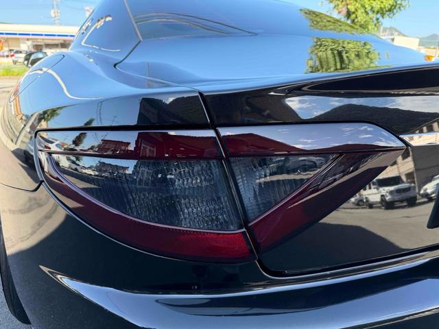 グラントゥーリズモ スポーツ MCオートシフト 車高調 中間パイプ EBM Fr21インチRr22インチ 左ハンドル バックカメラ カロッツェリアナビ クリアランスソナー オートライト CD DVD Bluetooth(19枚目)