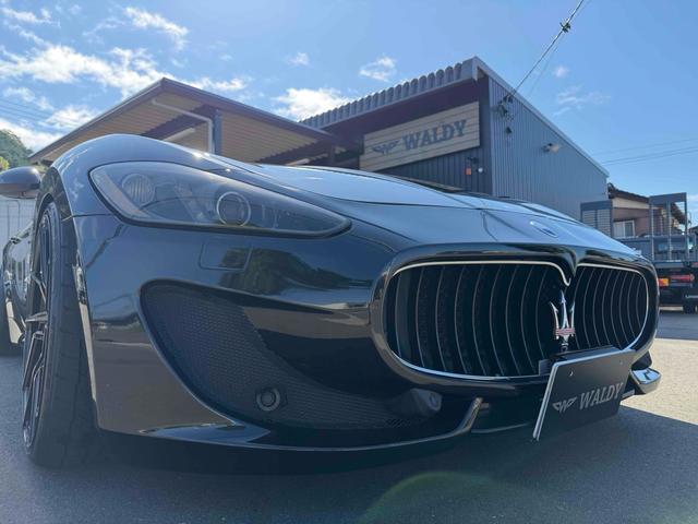 グラントゥーリズモ スポーツ MCオートシフト 車高調 中間パイプ EBM Fr21インチRr22インチ 左ハンドル バックカメラ カロッツェリアナビ クリアランスソナー オートライト CD DVD Bluetooth(20枚目)