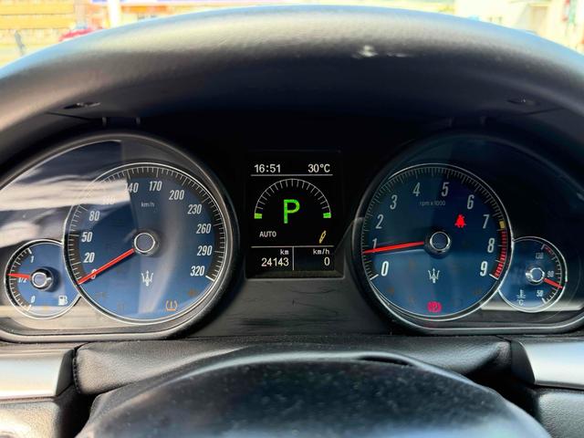 グラントゥーリズモ スポーツ MCオートシフト 車高調 中間パイプ EBM Fr21インチRr22インチ 左ハンドル バックカメラ カロッツェリアナビ クリアランスソナー オートライト CD DVD Bluetooth(41枚目)