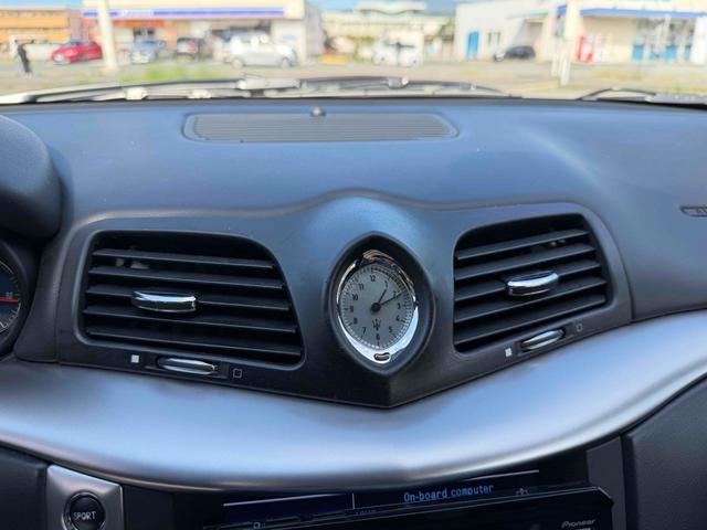 グラントゥーリズモ スポーツ MCオートシフト 車高調 中間パイプ EBM Fr21インチRr22インチ 左ハンドル バックカメラ カロッツェリアナビ クリアランスソナー オートライト CD DVD Bluetooth(49枚目)