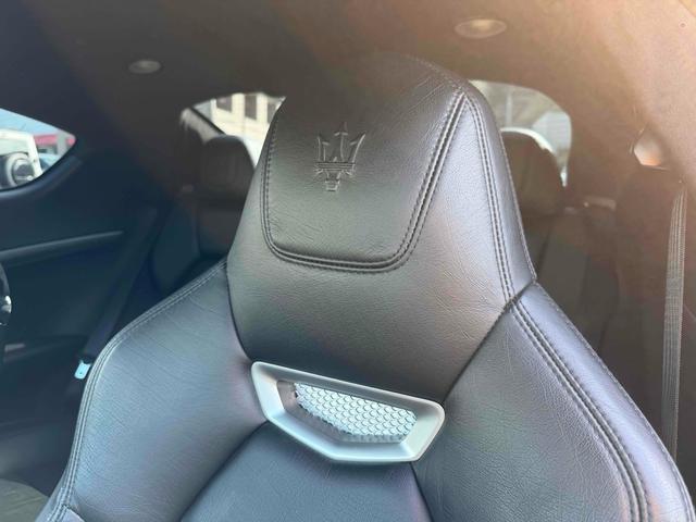 グラントゥーリズモ スポーツ MCオートシフト 車高調 中間パイプ EBM Fr21インチRr22インチ 左ハンドル バックカメラ カロッツェリアナビ クリアランスソナー オートライト CD DVD Bluetooth(51枚目)