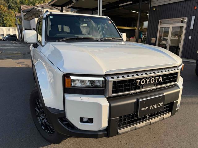 ランドクルーザー２５０ ＶＸ　サンルーフ　デジタルインナーミラー　パノラマビューモニター　ソナー　アダプティブクルーズコントロール　レーンアシスト　パワーシート　衝突軽減システム　ナビ　地デジＴＶ　Ｂｌｕｅｔｏｏｔｈ　オートライト（2枚目）