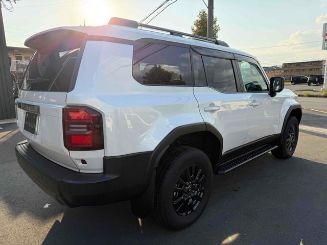 ランドクルーザー２５０ ＶＸ　サンルーフ　デジタルインナーミラー　パノラマビューモニター　ソナー　アダプティブクルーズコントロール　レーンアシスト　パワーシート　衝突軽減システム　ナビ　地デジＴＶ　Ｂｌｕｅｔｏｏｔｈ　オートライト（5枚目）