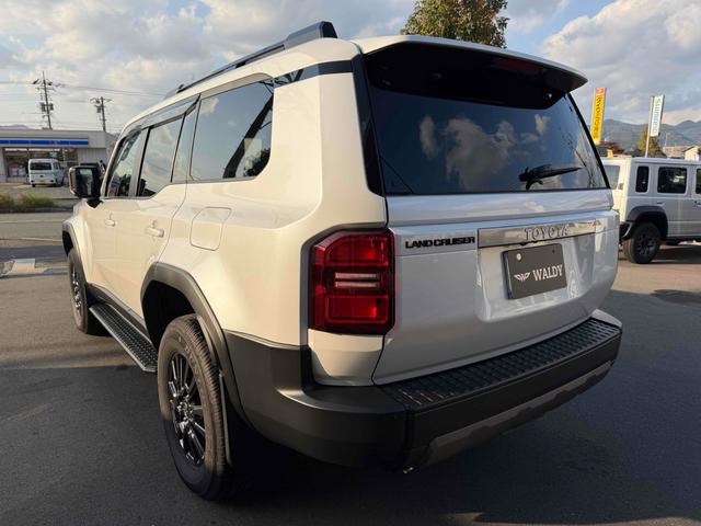 ランドクルーザー２５０ ＶＸ　サンルーフ　デジタルインナーミラー　パノラマビューモニター　ソナー　アダプティブクルーズコントロール　レーンアシスト　パワーシート　衝突軽減システム　ナビ　地デジＴＶ　Ｂｌｕｅｔｏｏｔｈ　オートライト（8枚目）