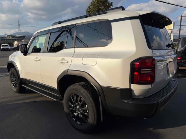 ランドクルーザー２５０ ＶＸ　サンルーフ　デジタルインナーミラー　パノラマビューモニター　ソナー　アダプティブクルーズコントロール　レーンアシスト　パワーシート　衝突軽減システム　ナビ　地デジＴＶ　Ｂｌｕｅｔｏｏｔｈ　オートライト（9枚目）