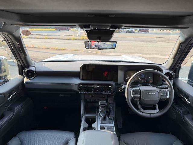 ランドクルーザー２５０ ＶＸ　サンルーフ　デジタルインナーミラー　パノラマビューモニター　ソナー　アダプティブクルーズコントロール　レーンアシスト　パワーシート　衝突軽減システム　ナビ　地デジＴＶ　Ｂｌｕｅｔｏｏｔｈ　オートライト（30枚目）