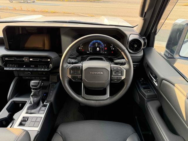 ランドクルーザー２５０ ＶＸ　サンルーフ　デジタルインナーミラー　パノラマビューモニター　ソナー　アダプティブクルーズコントロール　レーンアシスト　パワーシート　衝突軽減システム　ナビ　地デジＴＶ　Ｂｌｕｅｔｏｏｔｈ　オートライト（31枚目）