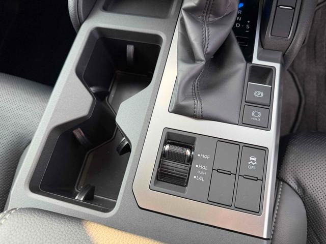 ランドクルーザー２５０ ＶＸ　サンルーフ　デジタルインナーミラー　パノラマビューモニター　ソナー　アダプティブクルーズコントロール　レーンアシスト　パワーシート　衝突軽減システム　ナビ　地デジＴＶ　Ｂｌｕｅｔｏｏｔｈ　オートライト（42枚目）