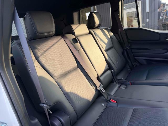 ランドクルーザー２５０ ＶＸ　サンルーフ　デジタルインナーミラー　パノラマビューモニター　ソナー　アダプティブクルーズコントロール　レーンアシスト　パワーシート　衝突軽減システム　ナビ　地デジＴＶ　Ｂｌｕｅｔｏｏｔｈ　オートライト（67枚目）