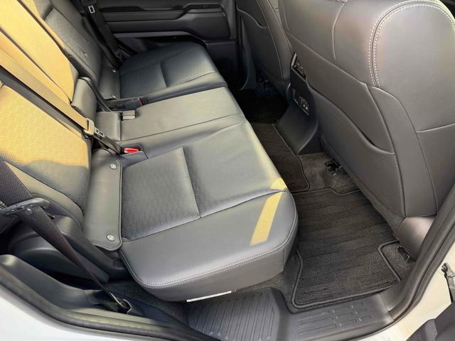 ランドクルーザー２５０ ＶＸ　サンルーフ　デジタルインナーミラー　パノラマビューモニター　ソナー　アダプティブクルーズコントロール　レーンアシスト　パワーシート　衝突軽減システム　ナビ　地デジＴＶ　Ｂｌｕｅｔｏｏｔｈ　オートライト（68枚目）