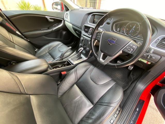 Ｖ４０ Ｄ４　オートライト　シートヒーター　クリアランスソナー　ＥＴＣ　アイドリングストップ　１７インチホイール　Ｂｌｕｅｔｏｏｔｈ　皮シート（12枚目）