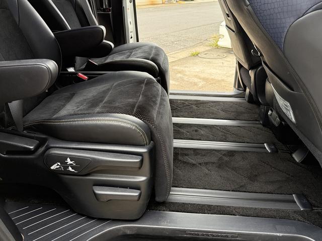 ヴェルファイア ２．５Ｚ　Ａエディション　ゴールデンアイズ　前後レクサスＬＭルック／ステアリング・ホイール・キーレスＬＥＸＵＳ仕様／アンビエントライト（46枚目）