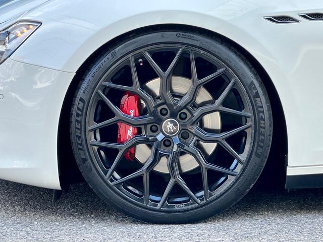 ベースグレード　スポーツＰＫＧ赤レザー・ＶＯＳＳＥＮ２１インチＡＷ・パワクラ可変開閉式マフラー・車高調・サンルーフ・ナビ・ＴＶ・ＢＴオーディオ・Ｂカメラ・新品（タイヤ２本・バッテリ・ドラレコ）・クルコン・Ｐアシスト(23枚目)