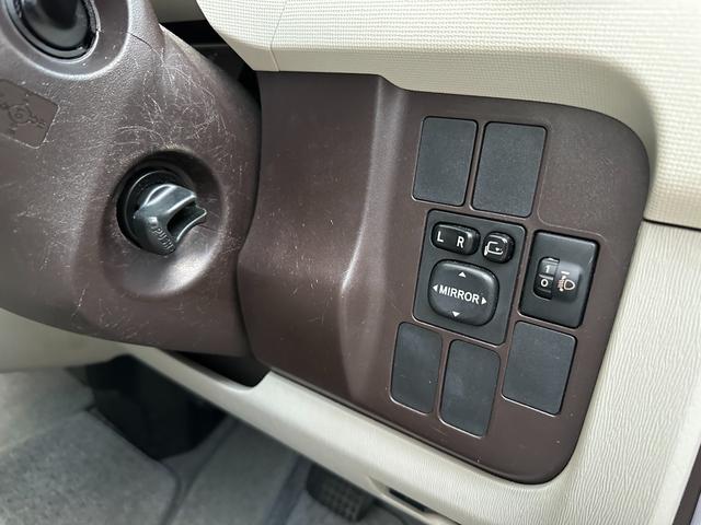 パッソ Ｘ　ユルリ　ワンオーナー・新車から令和６年までトヨタにて点検整備（記録簿１８枚）・特別仕様車・ＳＤナビ（ＮＳＣＴ－Ｗ６１）・バックカメラ・地デジ・ＥＴＣ・スマートキー・ブリヂストン２０１９年製タイヤ・禁煙車（35枚目）