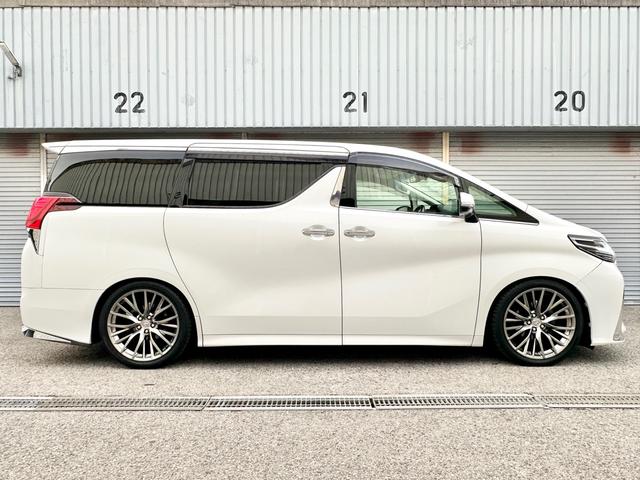 アルファード ２．５Ｓ　Ｃパッケージ　・ＬＭ３５０仕様・コンプリートカー・２０インチＡＷ・車高調・三眼・ＬＥＤテール・両側スラ・９インチナビ・１３インチモニター・ナビ・ＴＶ・ＢＴ・ＨＤＭＩ・Ｂカメラ・ＥＴＣ・Ｐゲート（25枚目）