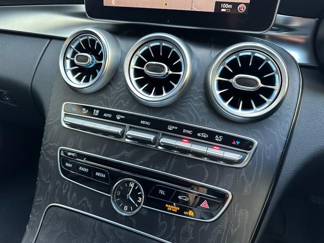 Ｃクラス Ｃ１８０アバンギャルド　ＡＭＧライン　記録簿９枚・Ｃ４３仕様・ＫＷ製車高調・１９インチ・パナメリカーナグリル・エアコンエアベント・ＡＭＧエアロ＆アルミ＆エンブレム・ハンコック２０２４年製タイヤ・キー２本完備・レーダーセーフティパッケージ（13枚目）