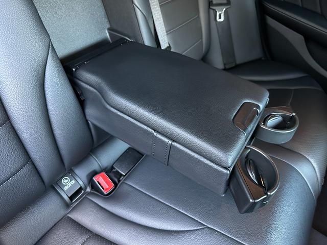 Ｃクラス Ｃ１８０アバンギャルド　ＡＭＧライン　記録簿９枚・Ｃ４３仕様・ＫＷ製車高調・１９インチ・パナメリカーナグリル・エアコンエアベント・ＡＭＧエアロ＆アルミ＆エンブレム・ハンコック２０２４年製タイヤ・キー２本完備・レーダーセーフティパッケージ（67枚目）