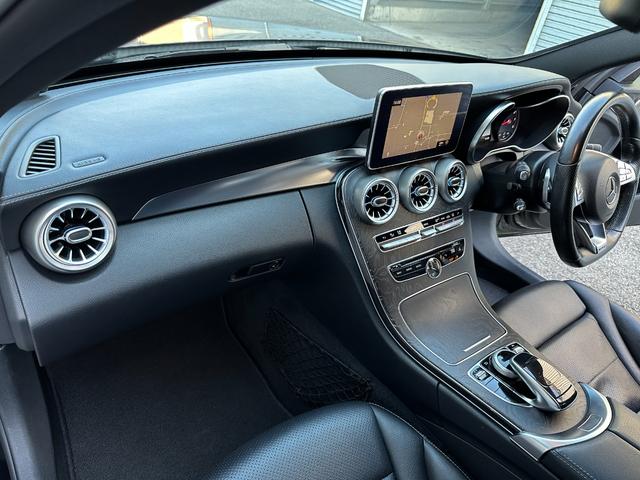 Ｃクラス Ｃ１８０アバンギャルド　ＡＭＧライン　記録簿９枚・Ｃ４３仕様・ＫＷ製車高調・１９インチ・パナメリカーナグリル・エアコンエアベント・ＡＭＧエアロ＆アルミ＆エンブレム・ハンコック２０２４年製タイヤ・キー２本完備・レーダーセーフティパッケージ（71枚目）