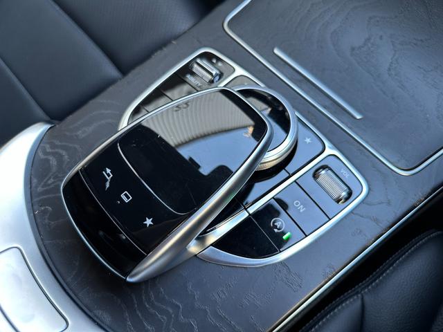 Ｃクラス Ｃ１８０アバンギャルド　ＡＭＧライン　記録簿９枚・Ｃ４３仕様・ＫＷ製車高調・１９インチ・パナメリカーナグリル・エアコンエアベント・ＡＭＧエアロ＆アルミ＆エンブレム・ハンコック２０２４年製タイヤ・キー２本完備・レーダーセーフティパッケージ（76枚目）