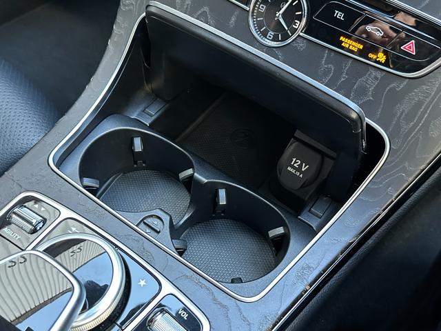 Ｃクラス Ｃ１８０アバンギャルド　ＡＭＧライン　記録簿９枚・Ｃ４３仕様・ＫＷ製車高調・１９インチ・パナメリカーナグリル・エアコンエアベント・ＡＭＧエアロ＆アルミ＆エンブレム・ハンコック２０２４年製タイヤ・キー２本完備・レーダーセーフティパッケージ（77枚目）