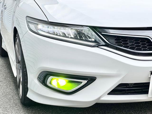 ジェイド ハイブリッドＸ　・ＬＥＤヘッドライト・エンケイ１９ＡＷ・柿本マフラー・ローダウン・シーケンシャルウインカ・ホンダセンシング・リモコンスターター・純ナビ・ＢＴ・ＴＶ・Ｂカメラ・デジタルミラー・サイドカメラ・ハーフレザー（9枚目）