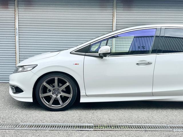 ジェイド ハイブリッドＸ　・ＬＥＤヘッドライト・エンケイ１９ＡＷ・柿本マフラー・ローダウン・シーケンシャルウインカ・ホンダセンシング・リモコンスターター・純ナビ・ＢＴ・ＴＶ・Ｂカメラ・デジタルミラー・サイドカメラ・ハーフレザー（12枚目）