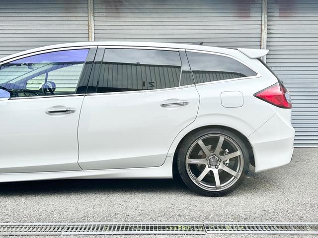 ジェイド ハイブリッドＸ　・ＬＥＤヘッドライト・エンケイ１９ＡＷ・柿本マフラー・ローダウン・シーケンシャルウインカ・ホンダセンシング・リモコンスターター・純ナビ・ＢＴ・ＴＶ・Ｂカメラ・デジタルミラー・サイドカメラ・ハーフレザー（13枚目）