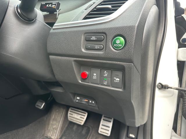 ジェイド ハイブリッドＸ　・ＬＥＤヘッドライト・エンケイ１９ＡＷ・柿本マフラー・ローダウン・シーケンシャルウインカ・ホンダセンシング・リモコンスターター・純ナビ・ＢＴ・ＴＶ・Ｂカメラ・デジタルミラー・サイドカメラ・ハーフレザー（40枚目）