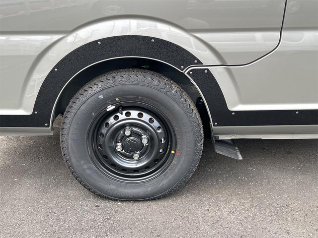 スーパーキャリイ Ｘリミテッド　Ｘリミテッド　４ＷＤ　登録済み未使用車　スズキセーフティサポート　ＬＥＤヘッドランプ　オートライト　キーレスエントリー　パワーウインドウ　電動格納ミラー　オーバーヘッドシェルフ　プライバシーガラス（21枚目）
