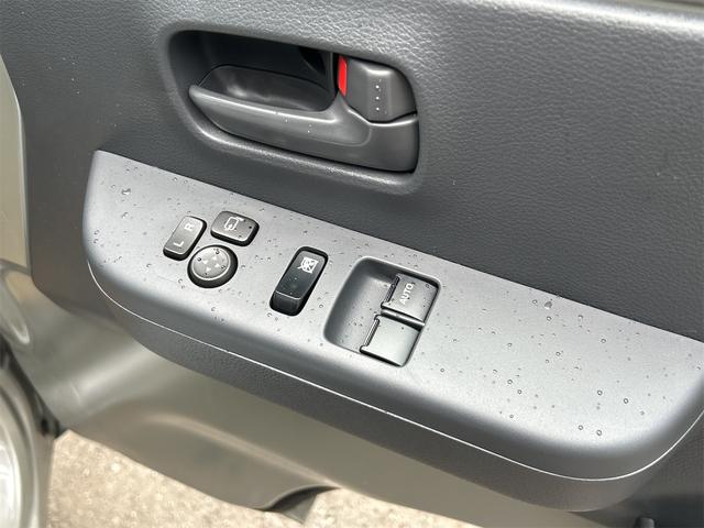 スーパーキャリイ Ｘリミテッド　Ｘリミテッド　４ＷＤ　登録済み未使用車　スズキセーフティサポート　ＬＥＤヘッドランプ　オートライト　キーレスエントリー　パワーウインドウ　電動格納ミラー　オーバーヘッドシェルフ　プライバシーガラス（30枚目）