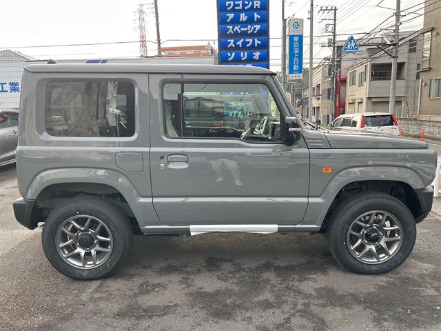 ジムニー ＸＣ　ＸＣ　４ＷＤ　登録済み未使用車　ターボ　４ＡＴ　スズキセーフティサポート　キーレスエントリー　ＬＥＤヘッドランプ　オートライト　ヘッドライトウォッシャー　電動格納ミラー　プライバシーガラス（4枚目）